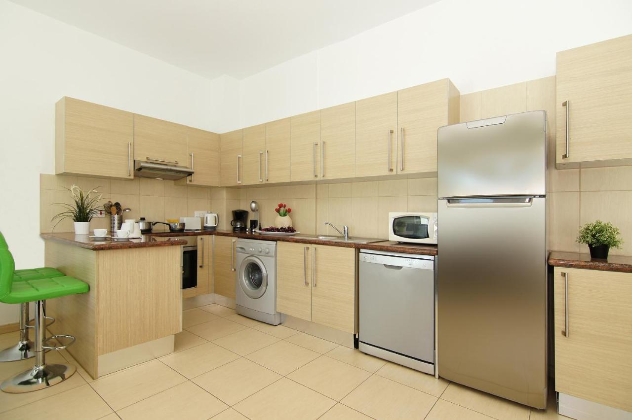 Calypso - Coralli Beachfront Apartment Протарас Екстериор снимка