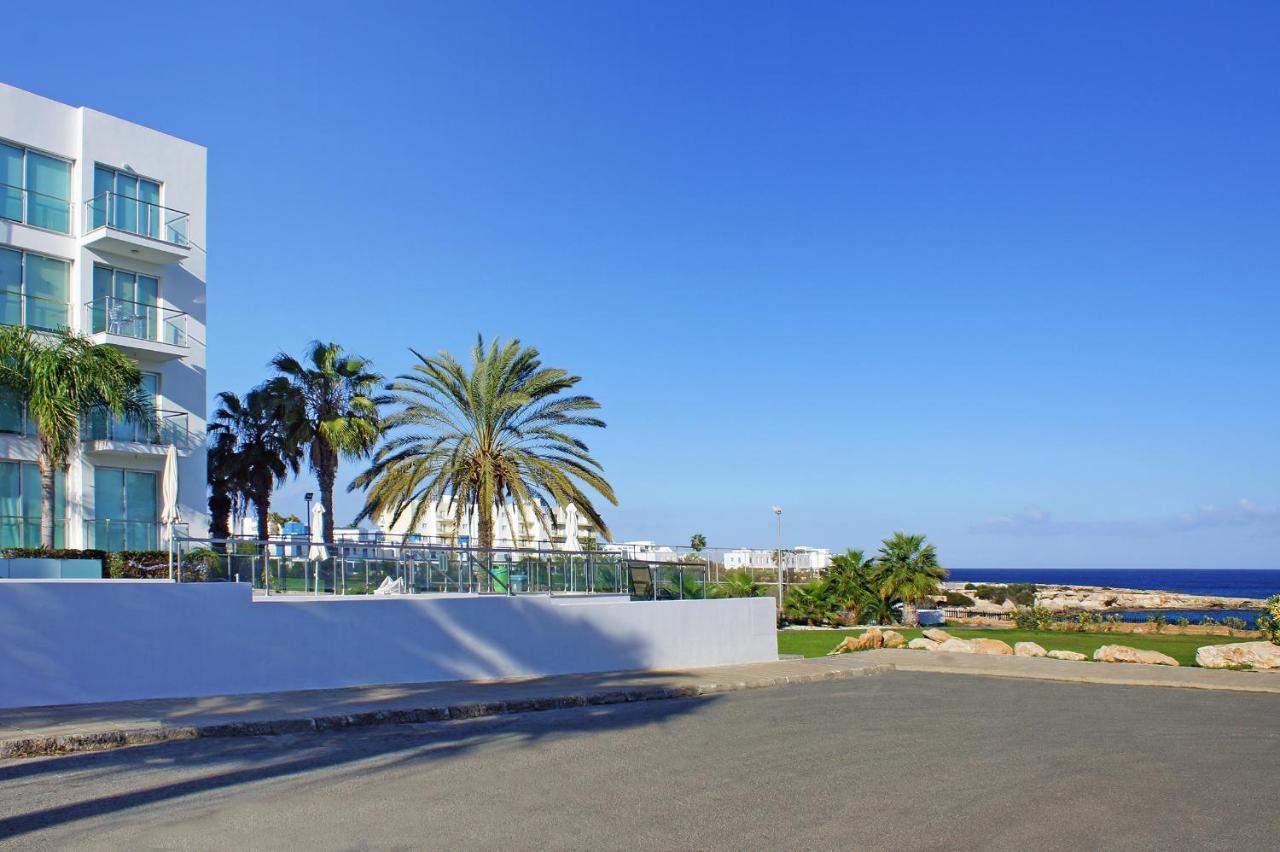 Calypso - Coralli Beachfront Apartment Протарас Екстериор снимка