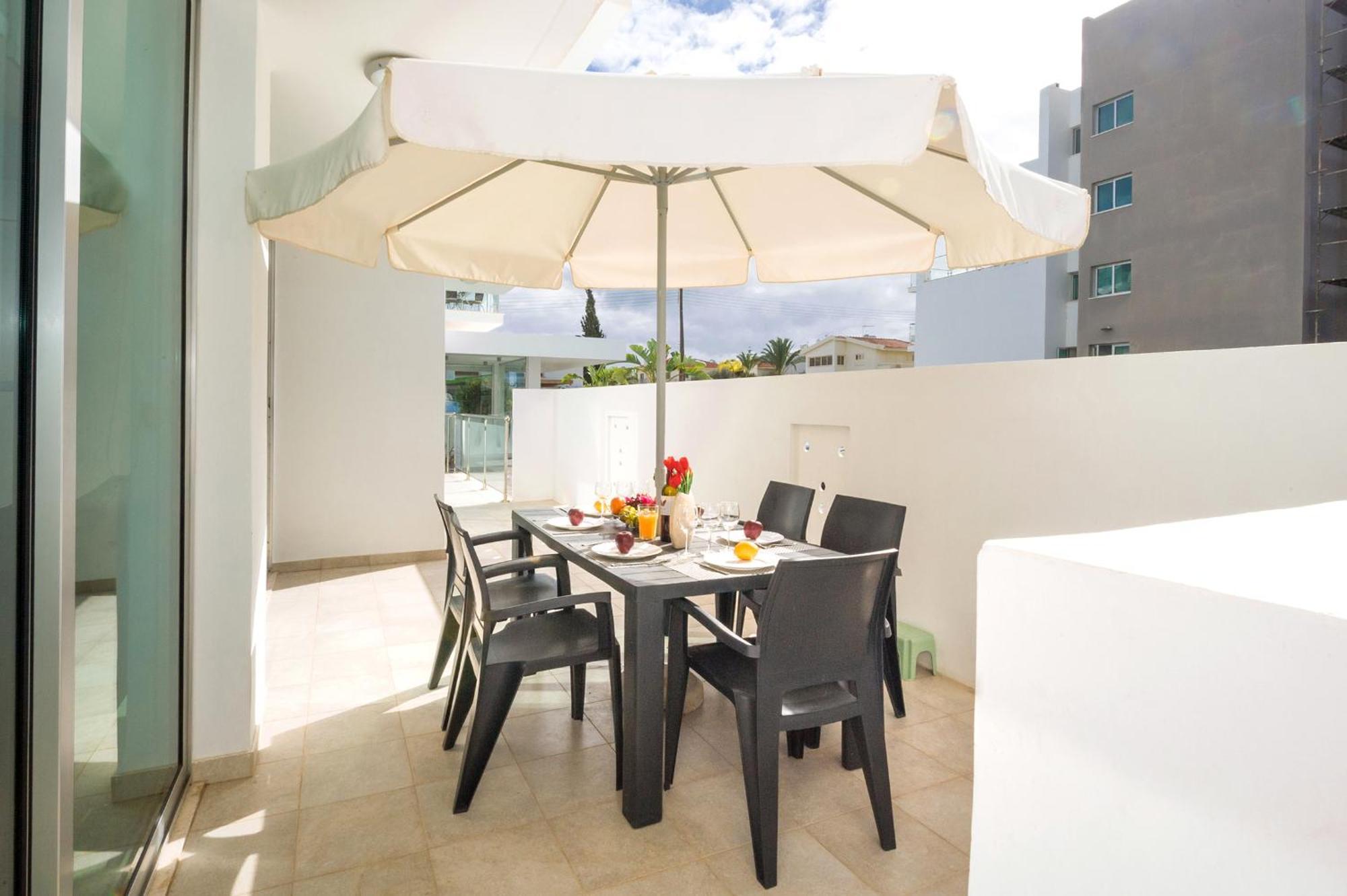 Calypso - Coralli Beachfront Apartment Протарас Екстериор снимка