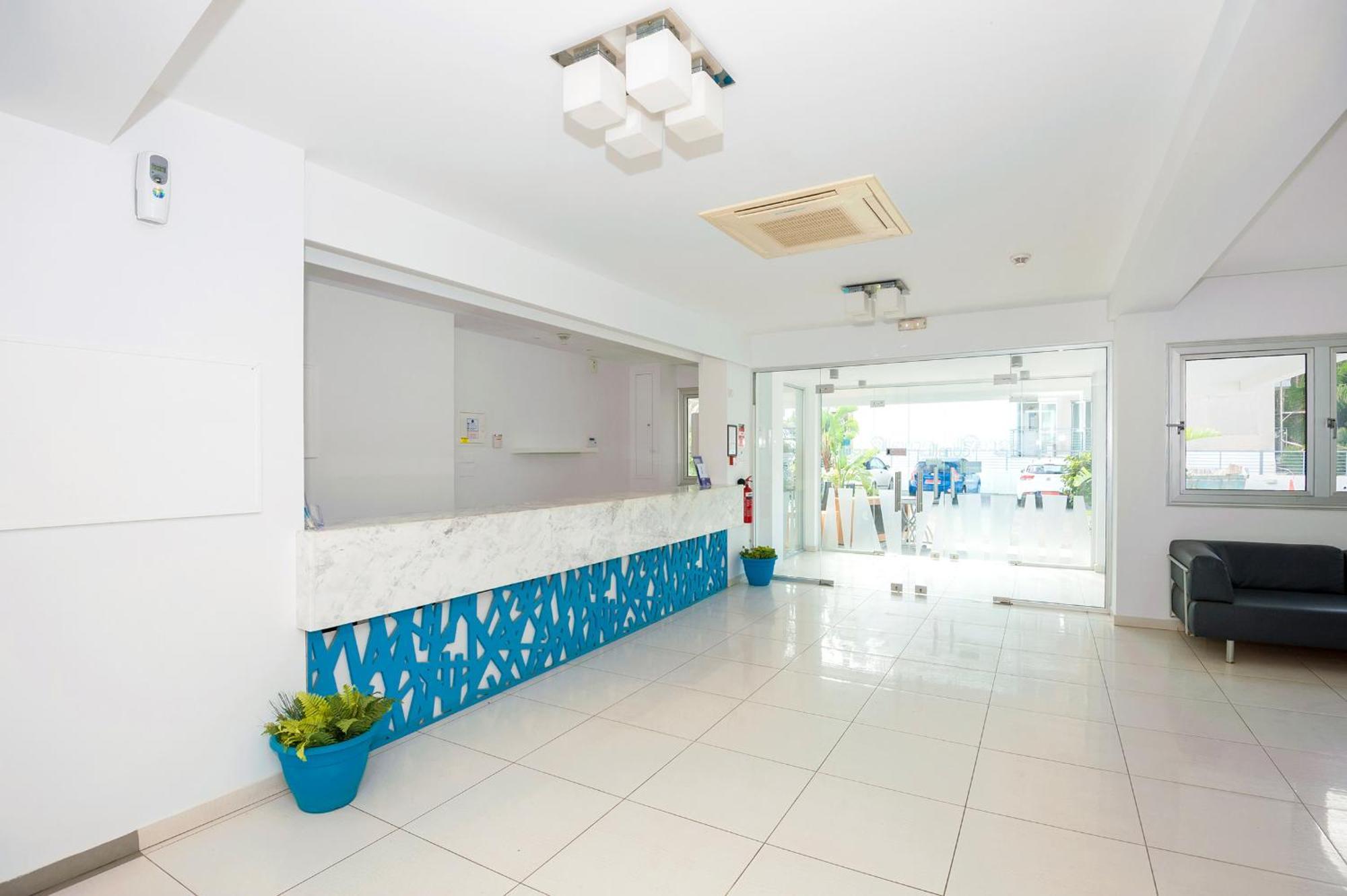 Calypso - Coralli Beachfront Apartment Протарас Екстериор снимка