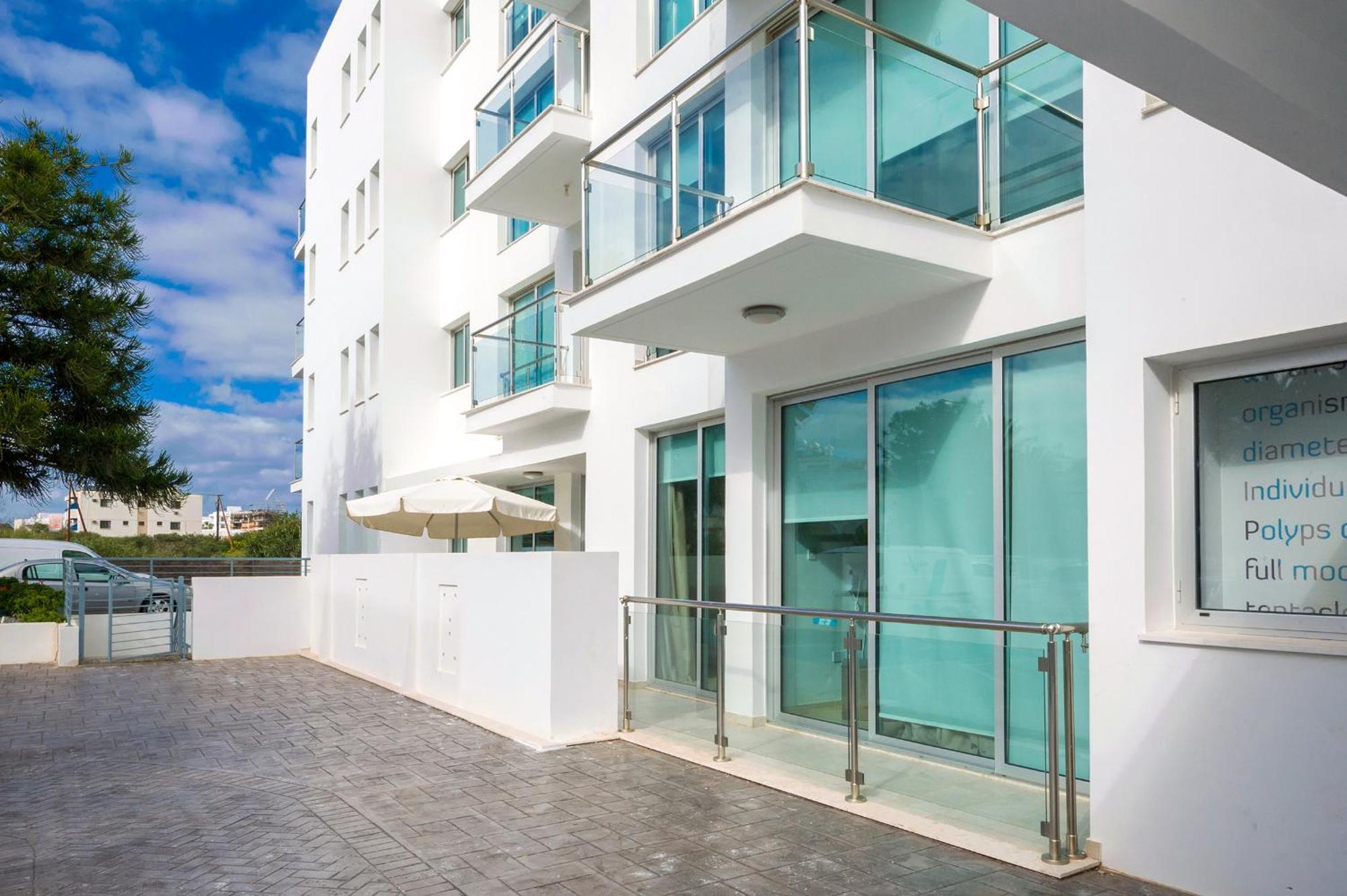 Calypso - Coralli Beachfront Apartment Протарас Екстериор снимка